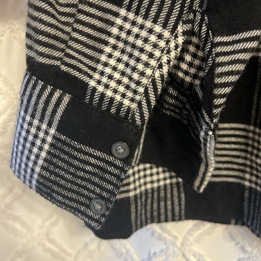 LOFT Ruffle Neck Flannel - Picture 3 of 7